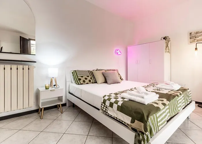 Апартаменты Lakecomo-Free-Parking-Volta Hub *