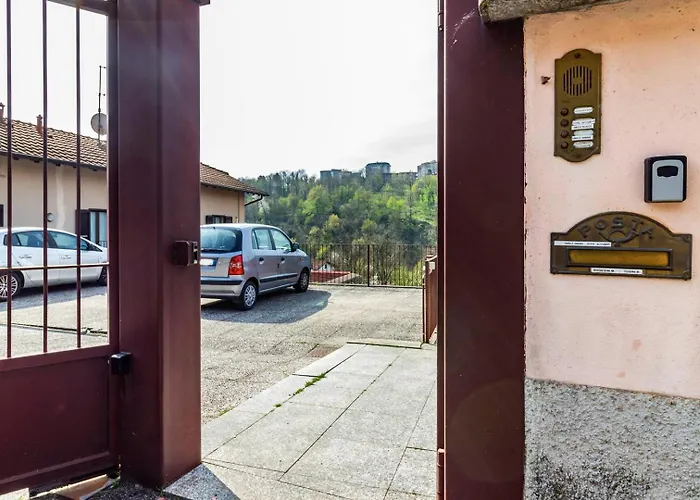 Lakecomo-free-parking-volta Hub *