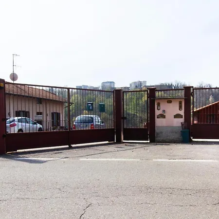 Lakecomo-free-parking-volta Hub アパート *